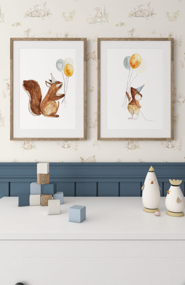 Plakáty s balónkovou myší a veverkou