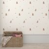 Papel de parede com coelhinhos e framboesas | Papel de parede para crianças Motivo coelhinho | Decoração interior de um quarto de criança