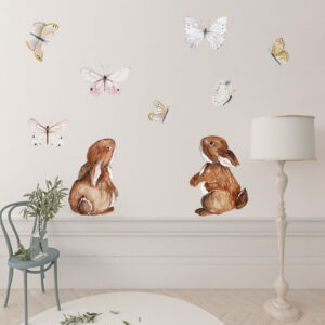 Håndmalte klistremerker med kaniner og sommerfugler