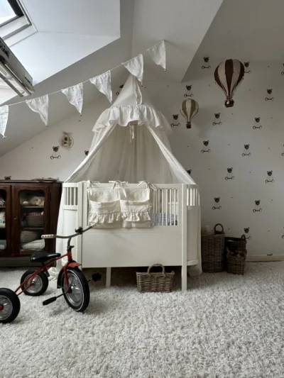 Decorations for baby's room in teddy bears