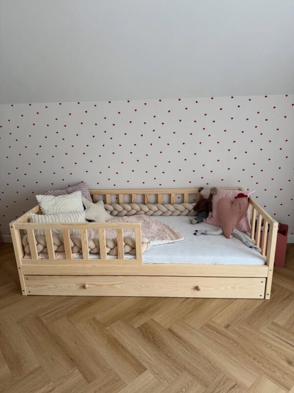 Tapeta serca na ścianę do pokoju dziewczynki
